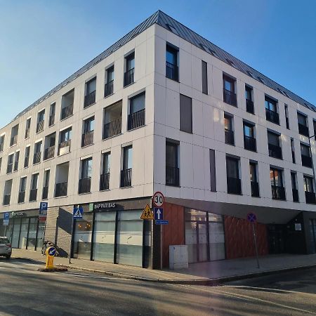 Apartament Skarbowa レシュノ エクステリア 写真