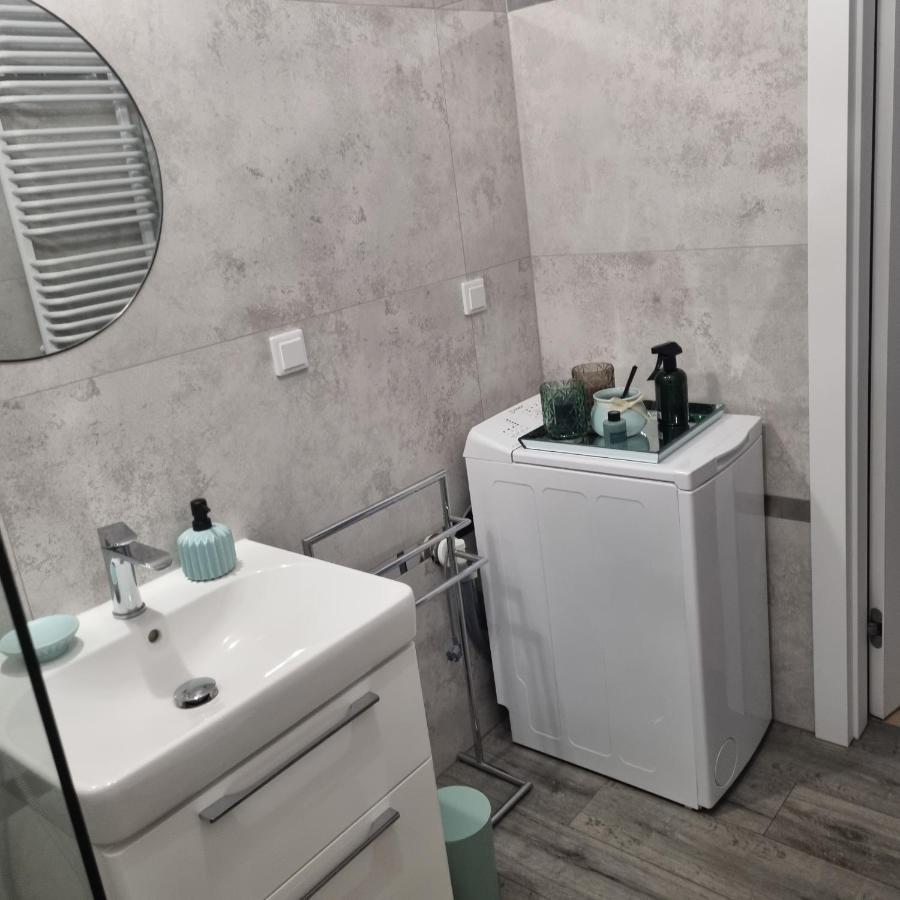Apartament Skarbowa レシュノ エクステリア 写真