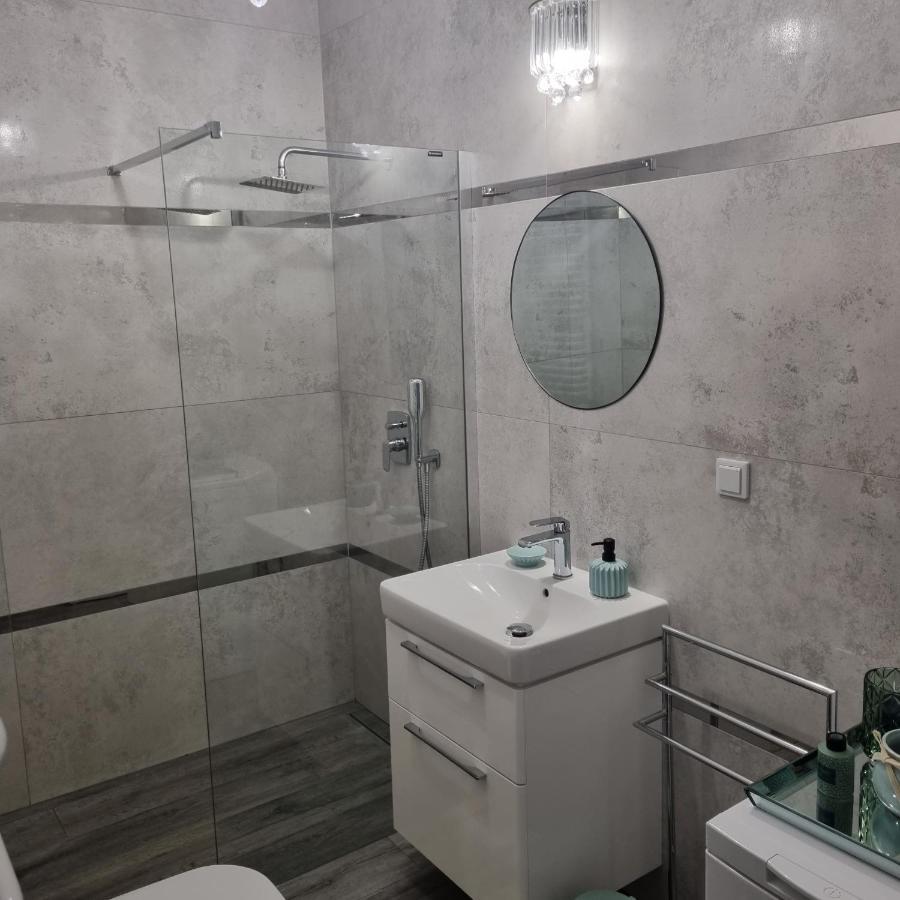 Apartament Skarbowa レシュノ エクステリア 写真